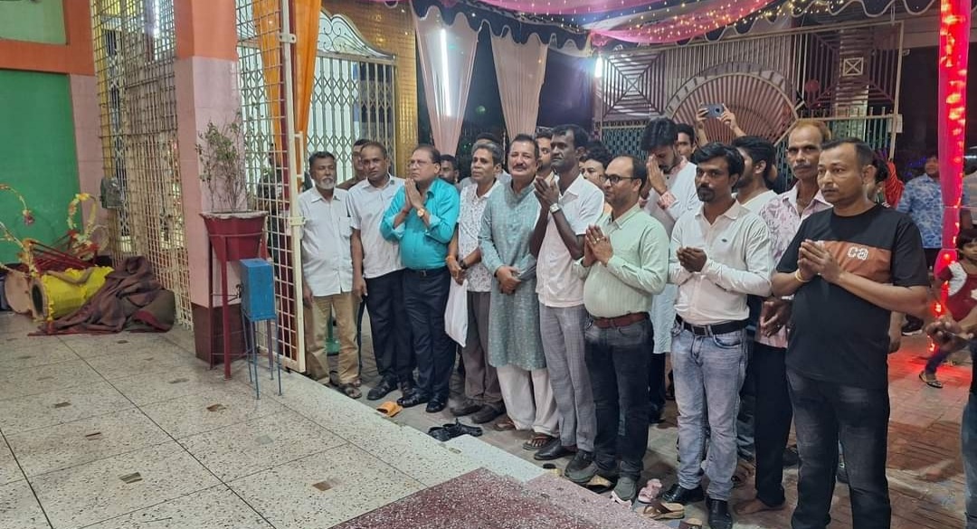 রাজশাহীর বিভিন্ন পূজা মণ্ডপ পরিদর্শন মিনুর